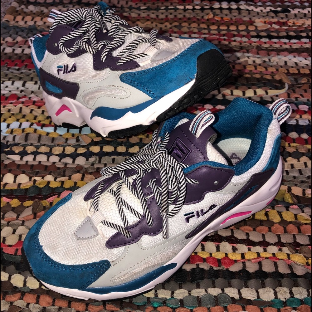 Women’s Fila Shoes (7.5)